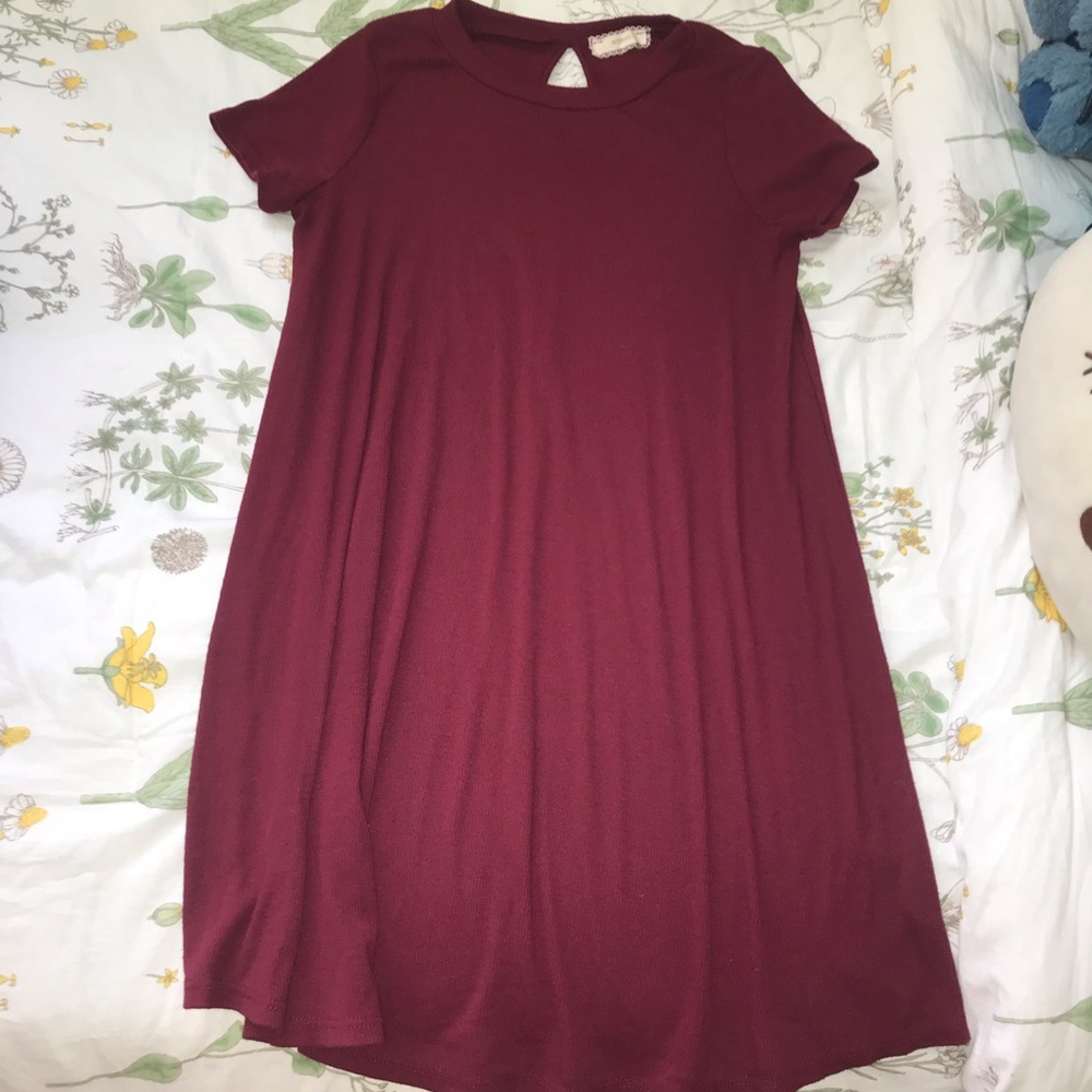 soprano maroon dress